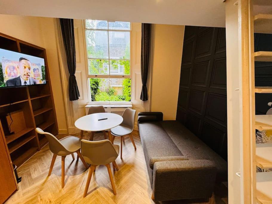 Trio'S Haven In Portebello Road Londra Esterno foto